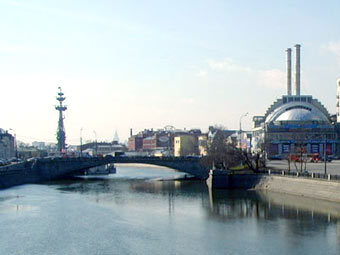 Мост к Болотной площади. Фото с сайта webcenter.ru/~mcluck