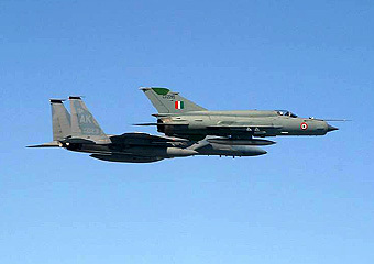  -21   F-15   Cope India 2004.    bharat-rakshak.com