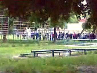 Кадр любительской видеозаписи с сайта life.ru Кадр любительской видеозаписи с сайта life.ru