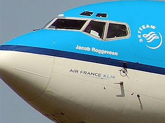 Air France-KLM.  Adrian Pingstone   wikipedia.org