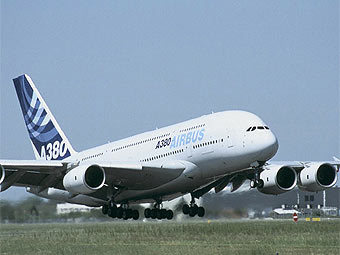  Airbus.  - 
