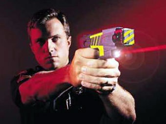  Taser.    www.safetygearhq.com 