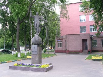    .   Yuriy Lapitskiy   wikipedia.org