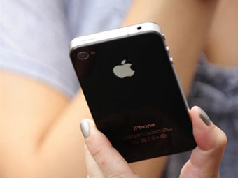 iPhone 4.   AFP