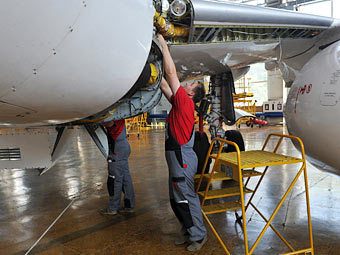    Sukhoi Superjet 100.   ,  