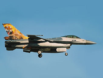   F-16A,    http://www.jetphotos.net/